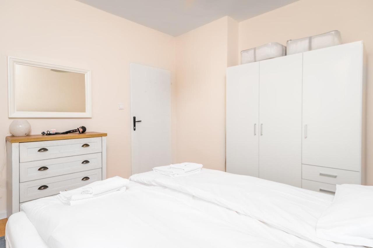 Homey 1-Bd Apartment София Экстерьер фото